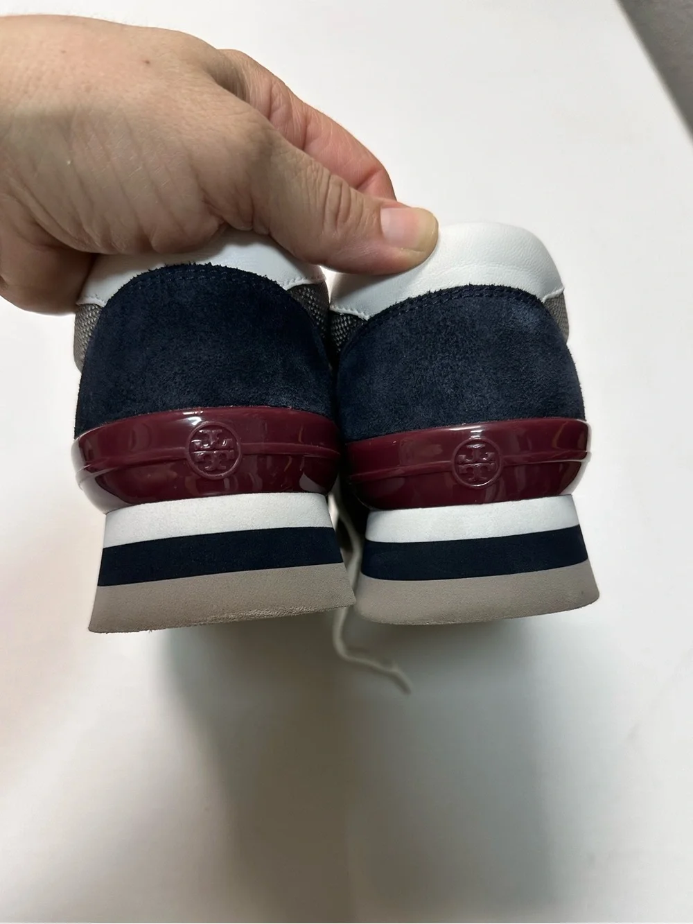 Tory Burch Women’s Sawtooth Logo Sneaker Tennis size 8.5 Leather Suede - Picture 12 of 13